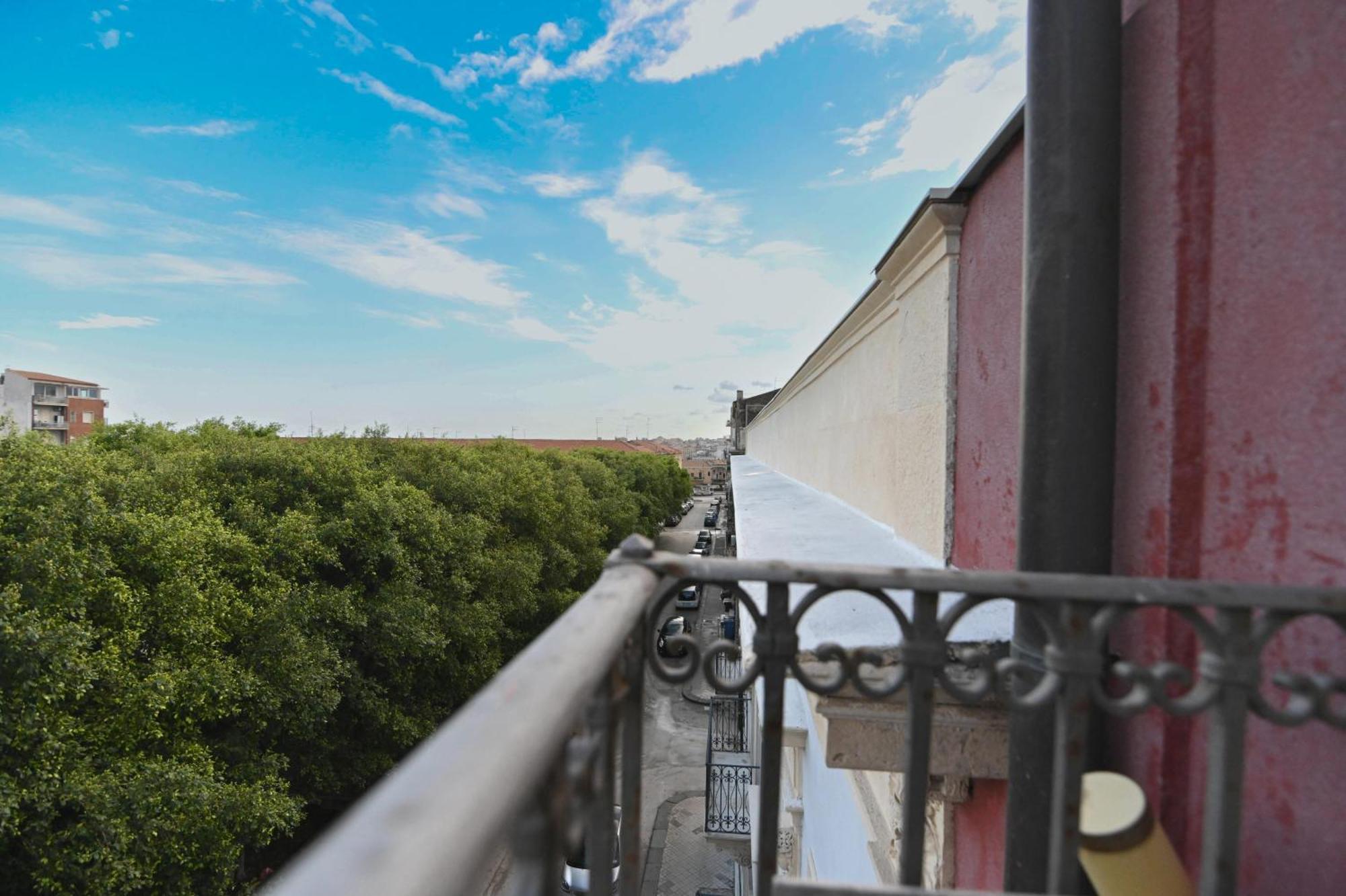 B&B L'Infiorescenza New Сиракузы Экстерьер фото